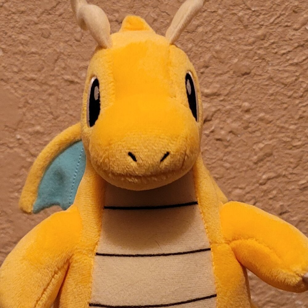 2016 Pokemon Center 9" Dragonite Plush